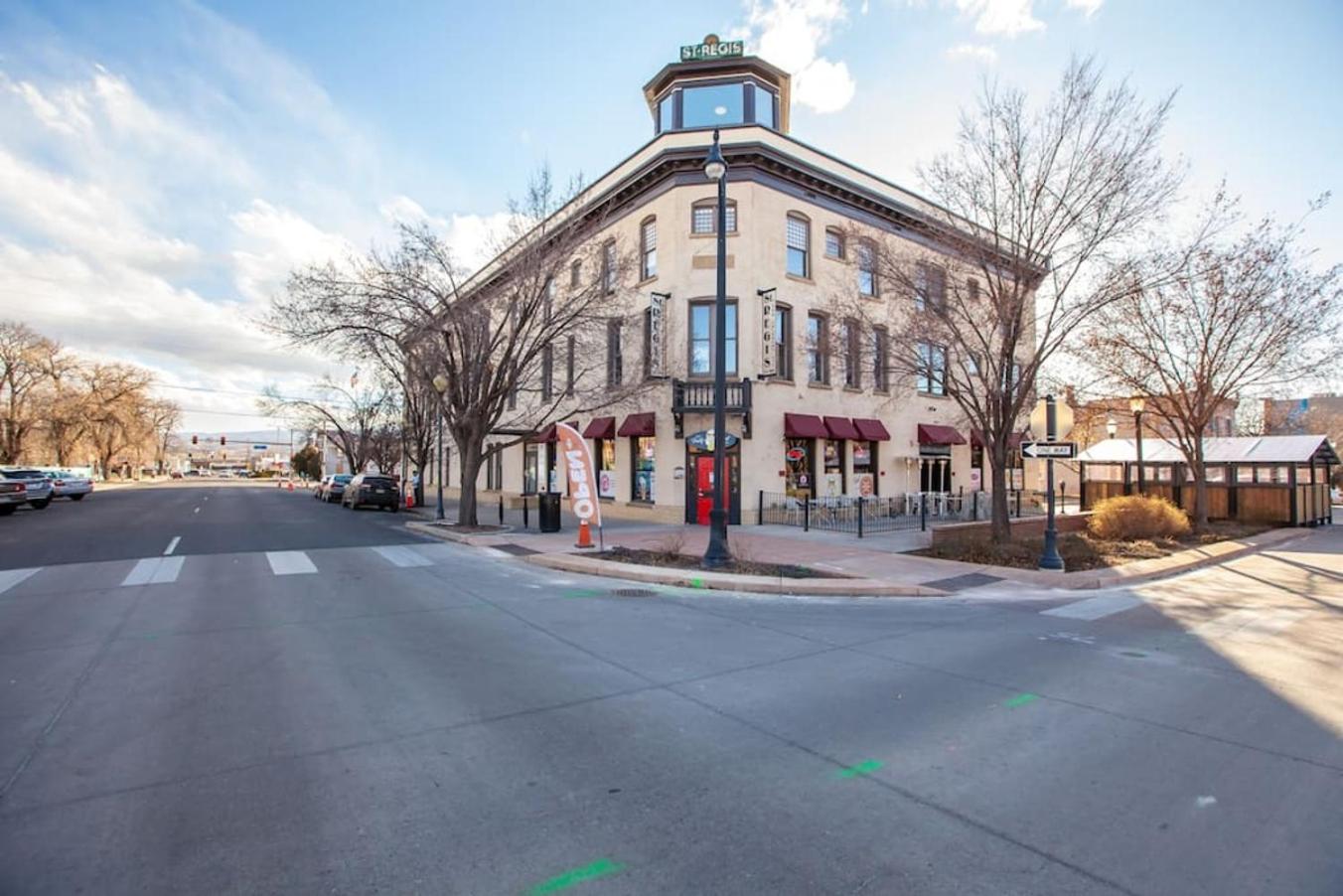 Modern Condo Inside The Historic St Regis Grand Junction Exterior foto